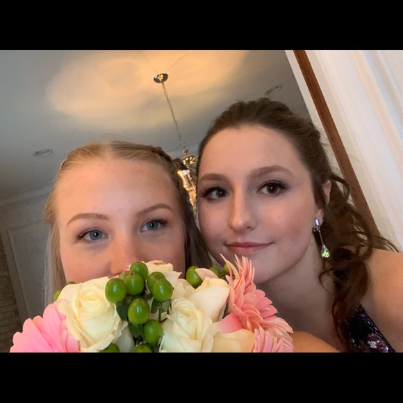 Meet your Posher! - Picture 4 of 6